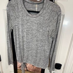 Long sleeve tee small